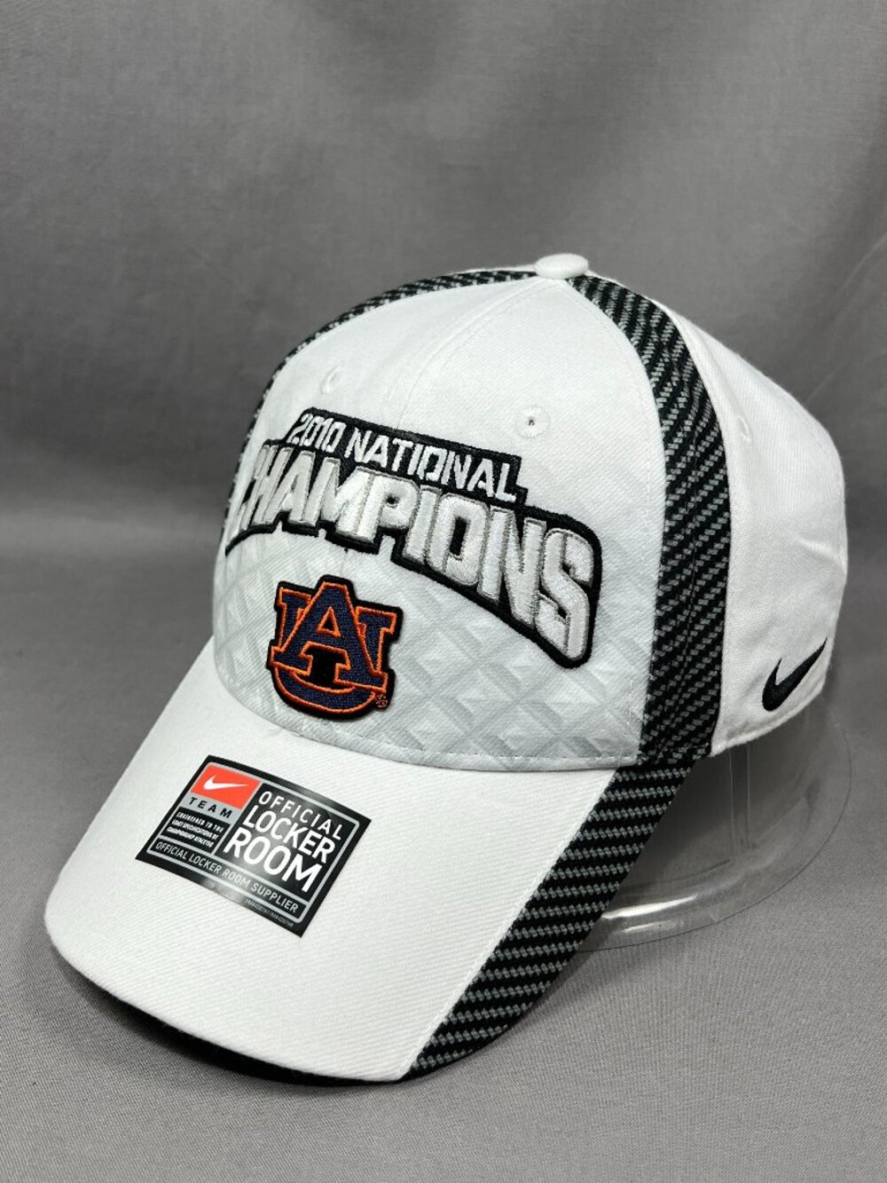 Auburn Tigers Nike Dri Fit Hat Strapback 2010 National Champions Locker Room Cap